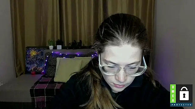 Snapshot of Alicia_redfollow chatting on September 27, 5:29 pm Alicia redfollow online show from September 27, 5:29 pm