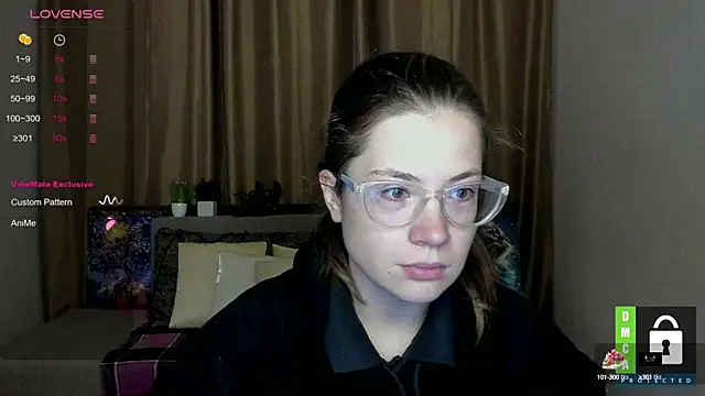 Snapshot of Alicia_redfollow chatting on October 2, 11:17 am Alicia redfollow online show from October 2, 11:17 am