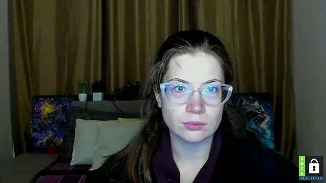 Snapshot of Alicia_redfollow chatting on October 15, 5:24 pm Alicia redfollow online show from October 15, 5:24 pm