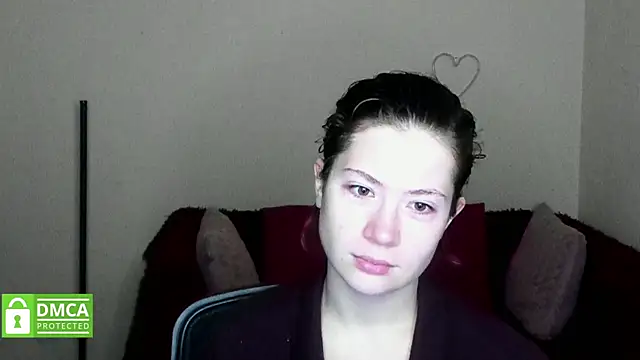 Snapshot of Alicia_redfollow chatting on October 18, 11:33 am Alicia redfollow online show from October 18, 11:33 am