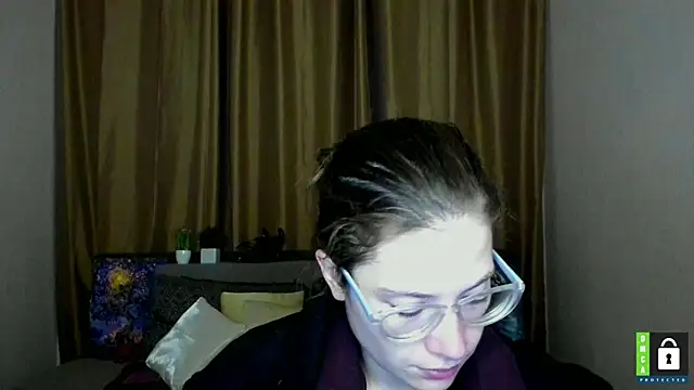 Snapshot of Alicia_redfollow chatting on October 19, 11:11 am Alicia redfollow online show from October 19, 11:11 am