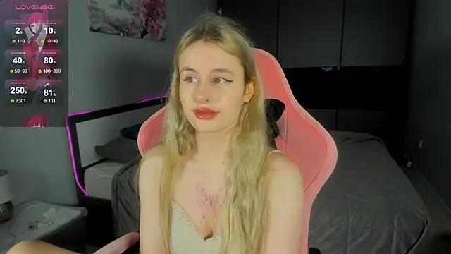 Molly Toads online show from December 24, 7:39 am