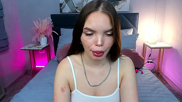 Curvy Dynamite  online show from October 17, 1:09 am