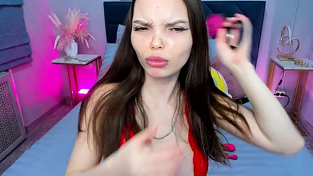 Curvy Dynamite  online show from January 14, 1:11 am