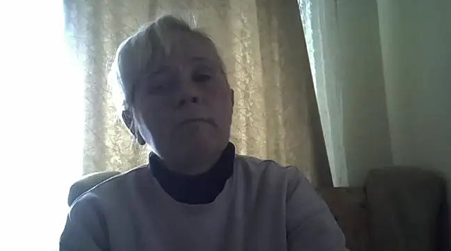 Snapshot of sakura_blonde chatting on December 18, 7:36 am sakura blonde online show from December 18, 7:36 am