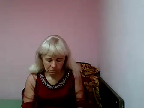 Snapshot of sakura_blonde chatting on March 12, 4:30 am sakura blonde online show from March 12, 4:30 am