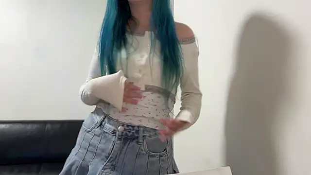 bumble bee online show from January 5, 4:16 pm