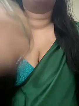 Snapshot of Akhi_Akshaya chatting on December 18, 1:23 pm Akhi Akshaya online show from December 18, 1:23 pm