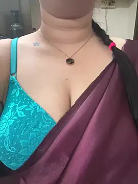 Snapshot of Akhi_Akshaya chatting on December 20, 12:38 pm Akhi Akshaya online show from December 20, 12:38 pm