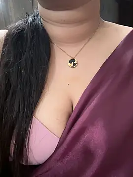 Snapshot of Akhi_Akshaya chatting on December 26, 12:57 am Akhi Akshaya online show from December 26, 12:57 am