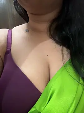 Snapshot of Akhi_Akshaya chatting on January 12, 6:38 pm Akhi Akshaya online show from January 12, 6:38 pm