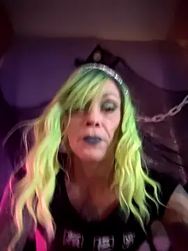 MommyMisfit online show from October 7, 1:03 am