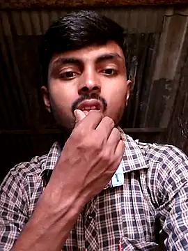 Snapshot of Suraj223kumar chatting on October 23, 2:11 am Suraj223kumar online show from October 23, 2:11 am