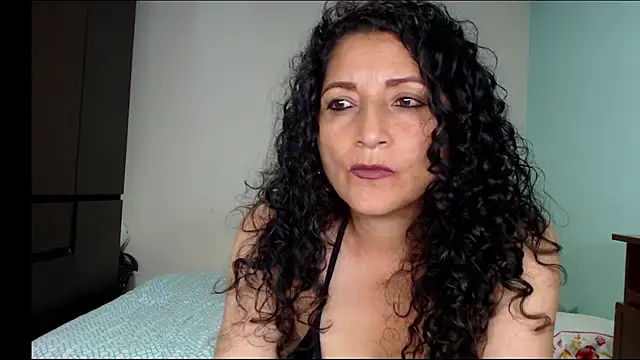 Snapshot of arianna_ros3 chatting on October 29, 3:09 am arianna ros3 online show from October 29, 3:09 am