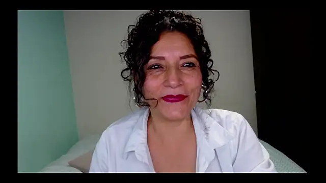Snapshot of arianna_ros3 chatting on March 10, 12:04 am arianna ros3 online show from March 10, 12:04 am