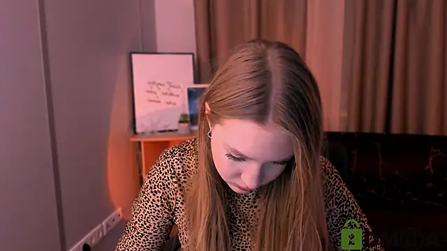Snapshot of playful_sophie chatting on January 15, 3:11 am playful sophie online show from January 15, 3:11 am