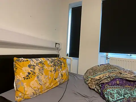 LavenderBuxton online show from February 4, 1:06 pm