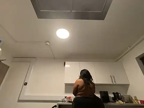 LavenderBuxton online show from February 13, 6:16 pm