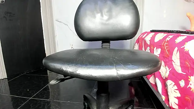 amber diior online show from March 18, 2:58 am