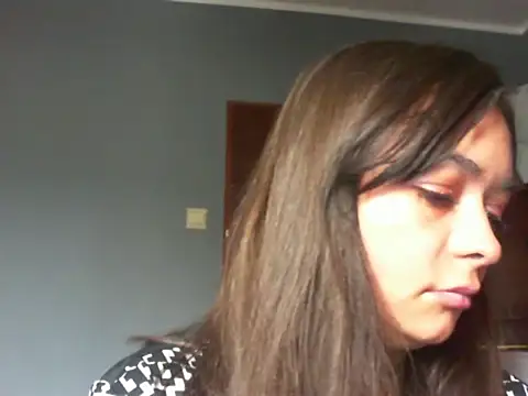 Snapshot of MeganGold chatting on April 8, 6:24 am MeganGold online show from April 8, 6:24 am