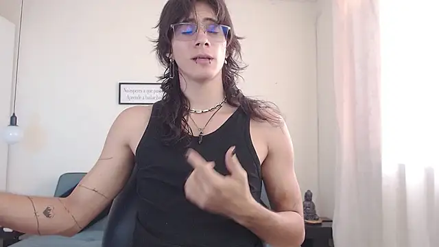 Snapshot of andreey50 chatting on March 17, 7:58 pm andreey50 online show from March 17, 7:58 pm