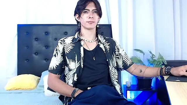 Snapshot of andreey50 chatting on November 28, 1:25 pm andreey50 online show from November 28, 1:25 pm