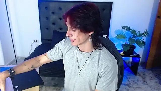 Snapshot of andreey50 chatting on December 3, 8:51 pm andreey50 online show from December 3, 8:51 pm