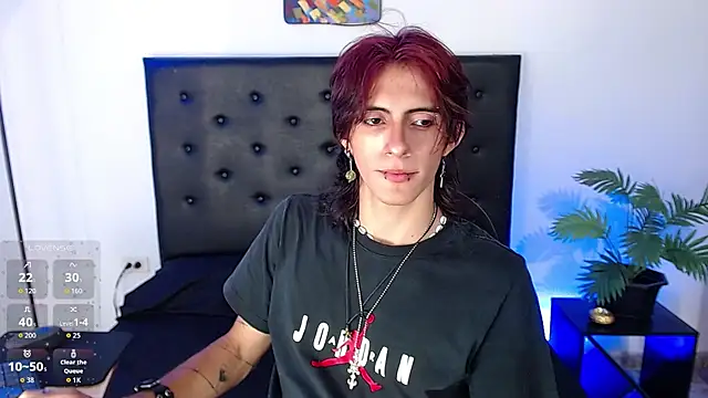 Snapshot of andreey50 chatting on December 13, 8:58 pm andreey50 online show from December 13, 8:58 pm