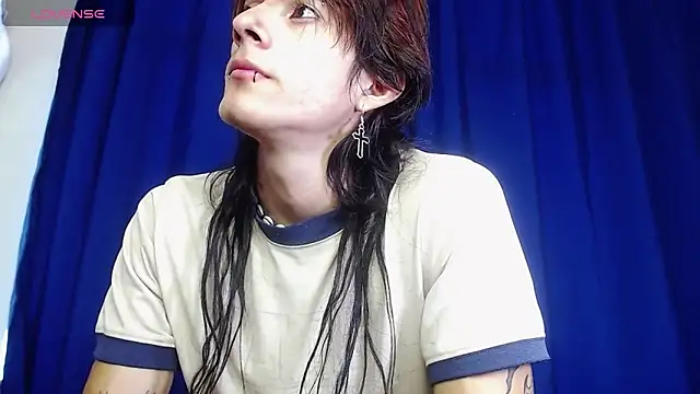 Snapshot of andreey50 chatting on January 6, 6:11 pm andreey50 online show from January 6, 6:11 pm