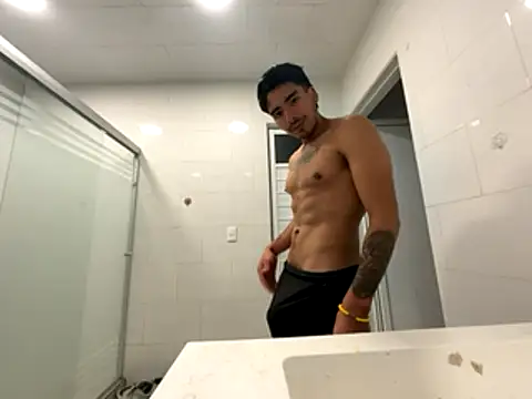 GIOOOO568 online show from November 3, 7:20 am