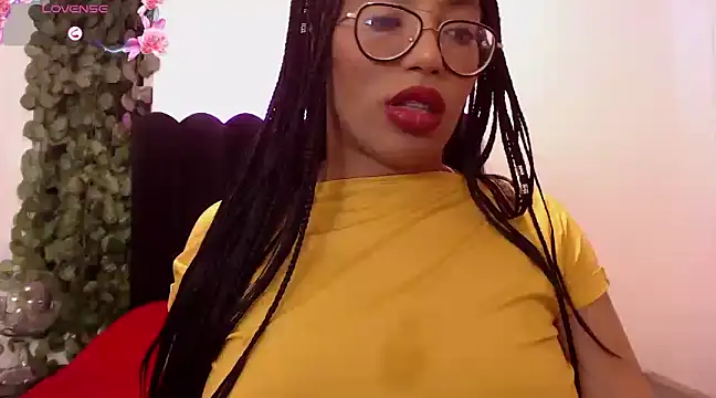 Snapshot of AmyBriiggs chatting on February 1, 7:36 am AmyBriiggs online show from February 1, 7:36 am