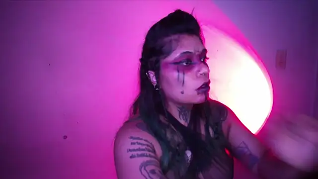 Snapshot of Eta_carinae chatting on March 29, 2:44 am Eta carinae online show from March 29, 2:44 am