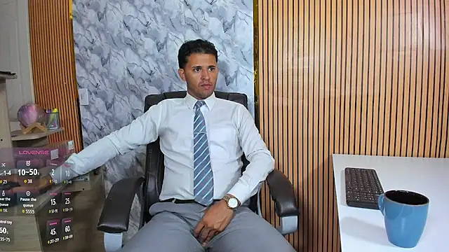 Hideintheoffice online show from March 25, 1:06 pm