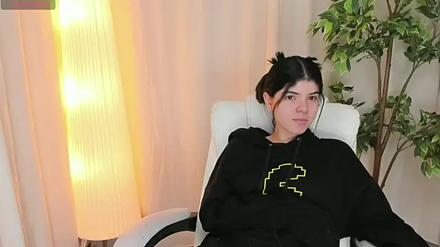 Maddy bennet online show from March 7, 7:30 am