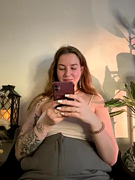 MayaMystic online show from November 18, 11:36 am