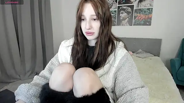 Lissa Meow  online show from May 7, 1:33 am