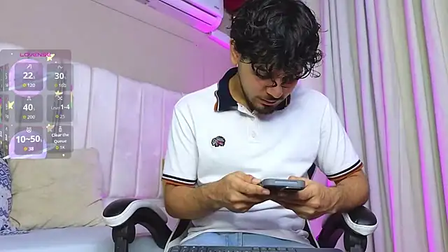 Snapshot of Samir_bear chatting on September 20, 12:28 pm Samir bear online show from September 20, 12:28 pm