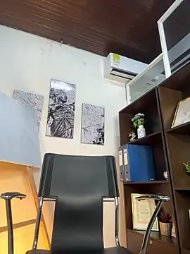Samir bear online show from April 25, 1:03 pm