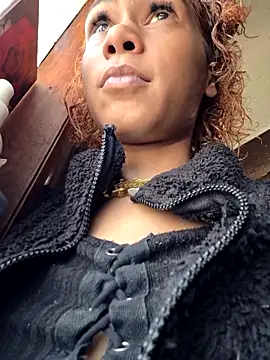 carmelbbyx22 online show from May 12, 6:27 pm
