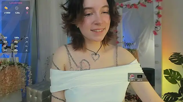 Snapshot of lilithlunna chatting on February 19, 12:57 am lilithlunna online show from February 19, 12:57 am