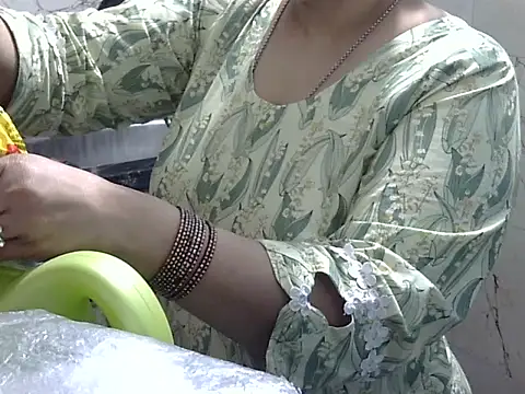 Housewife12 online show from December 17, 7:25 am