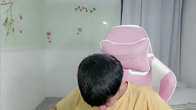 Snapshot of didier_king_ chatting on December 30, 6:49 pm didier king online show from December 30, 6:49 pm