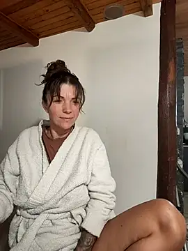 Snapshot of sansan2411 chatting on October 2, 6:31 am sansan2411 online show from October 2, 6:31 am