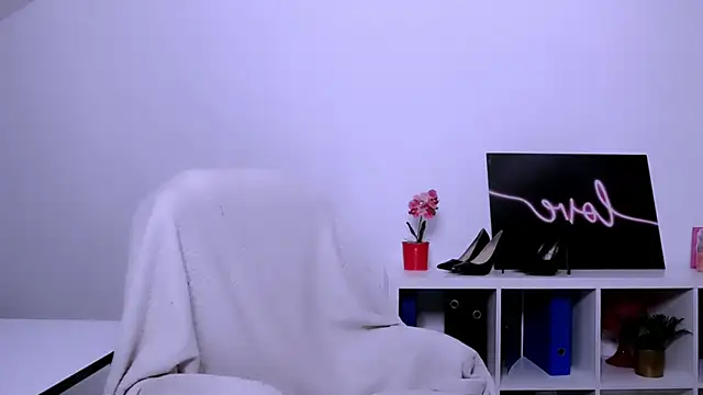 Snapshot of Lia_Benini chatting on January 10, 4:41 pm Lia Benini online show from January 10, 4:41 pm