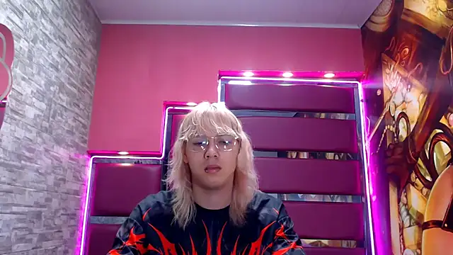 perfectlump online show from October 16, 1:45 pm