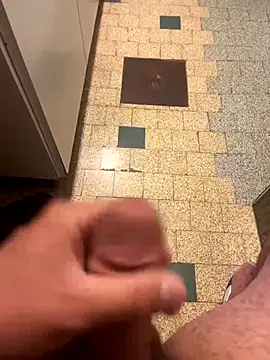 Snapshot of mikiss789 chatting on September 20, 1:28 am mikiss789 online show from September 20, 1:28 am