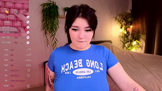 Snapshot of YumiYammy chatting on March 7, 10:10 pm YumiYammy online show from March 7, 10:10 pm