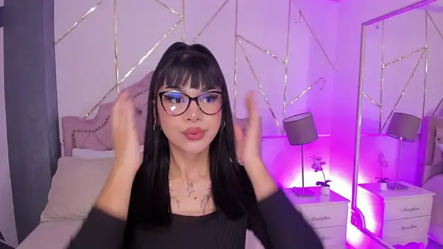 RoseCassie online show from January 24, 1:14 pm