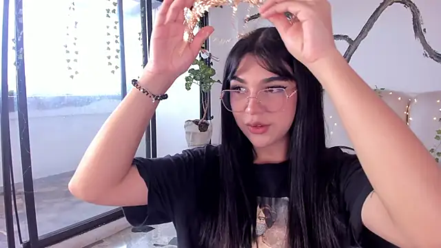 RoseCassie online show from October 31, 1:56 pm