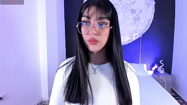 RoseCassie online show from December 3, 2:15 pm